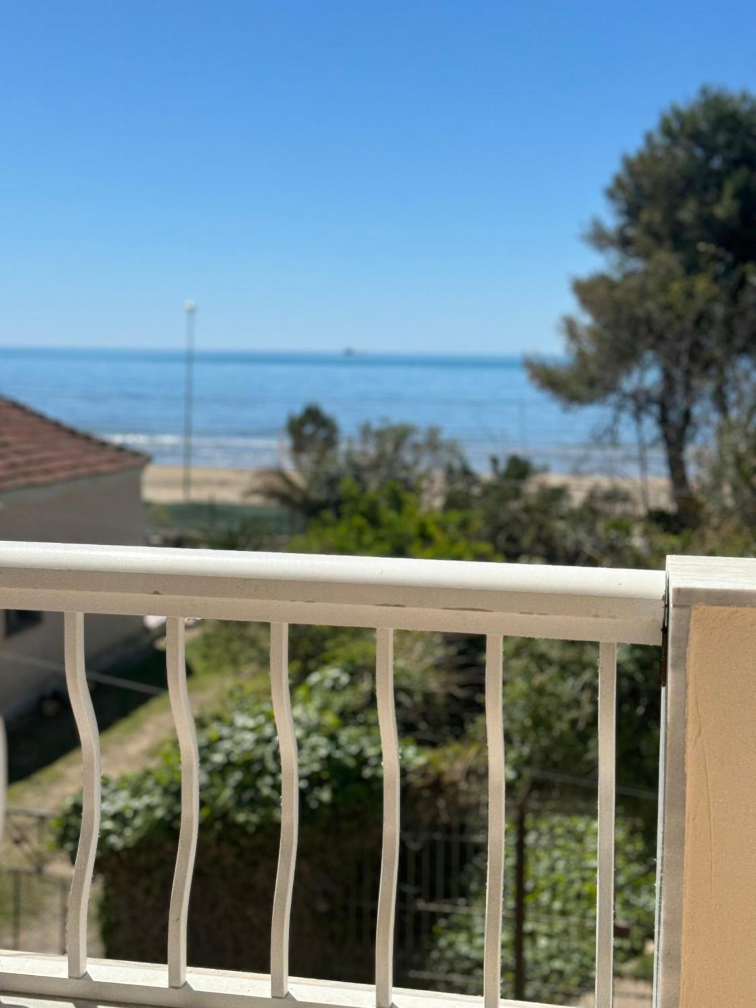 Sea & Gardenview Apartments Durrës Buitenkant foto