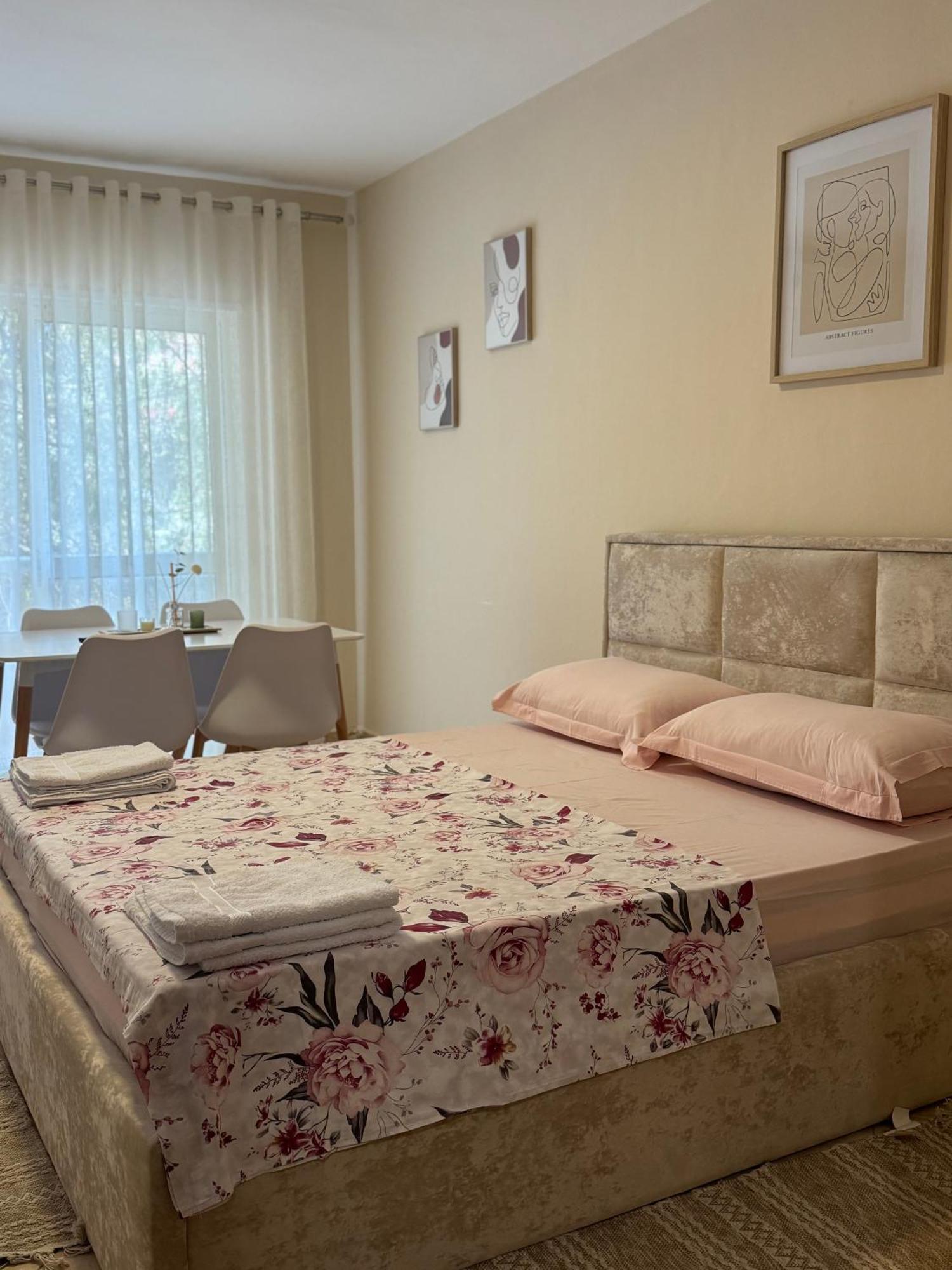 Sea & Gardenview Apartments Durrës Buitenkant foto