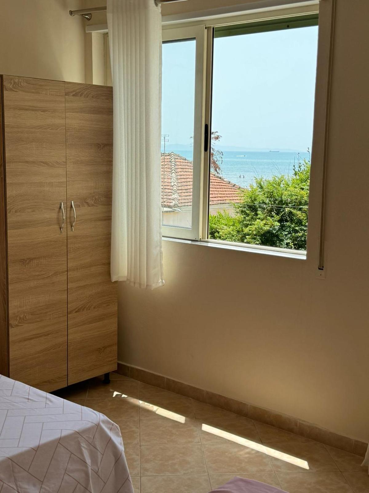 Sea & Gardenview Apartments Durrës Buitenkant foto
